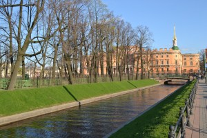 Paseo cerca del Castillo de Miguel