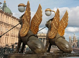 Los grifones del puente bancario